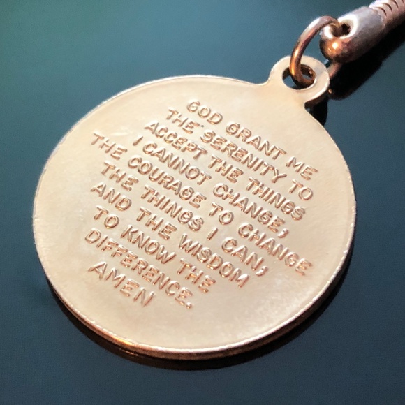 3/$32 VTG 70s Gold Tone/Black Praying Hands Serenity Prayer Religious Key Fob - Picture 6 of 9